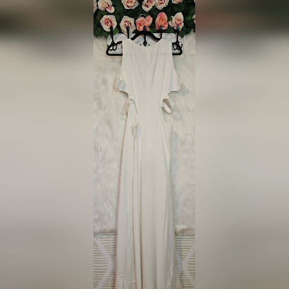 ChicMe Flamenco Longline Cutout Dove Maxi Dress - Picture 4 of 9